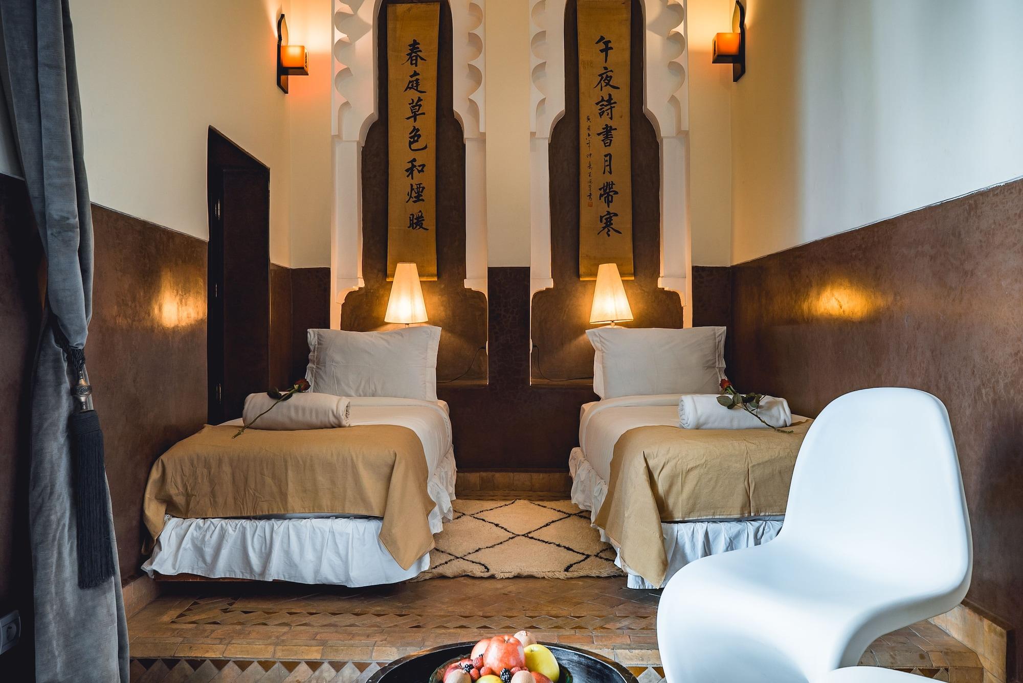 Ambre Epices Medina Riad Marrakesh Buitenkant foto Deluxe Room