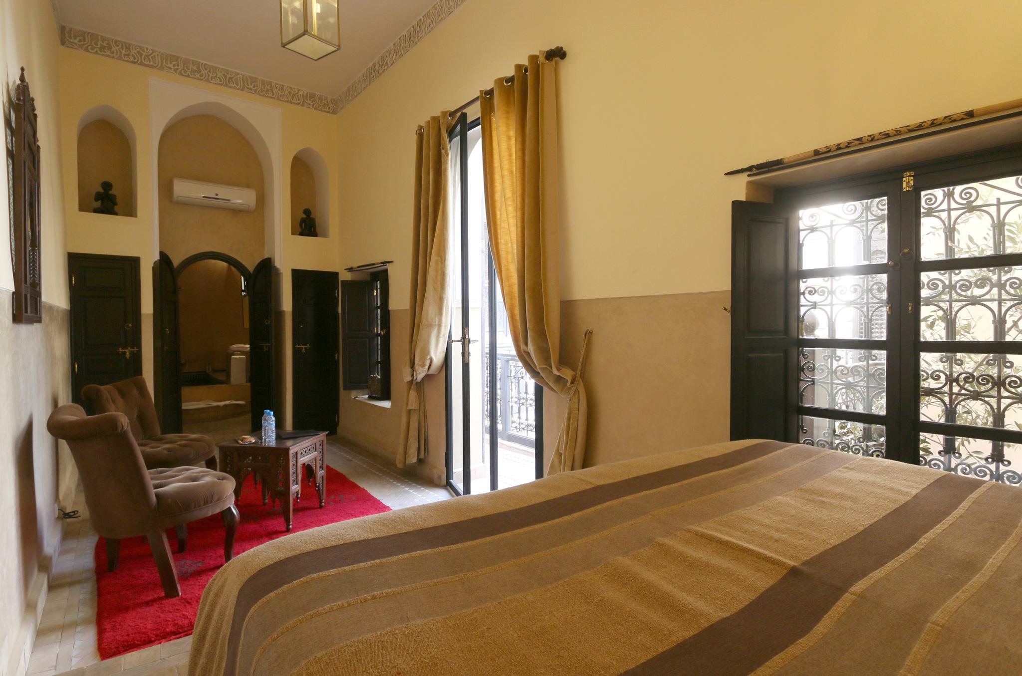 Ambre Epices Medina Riad Marrakesh Buitenkant foto A room at the hotel