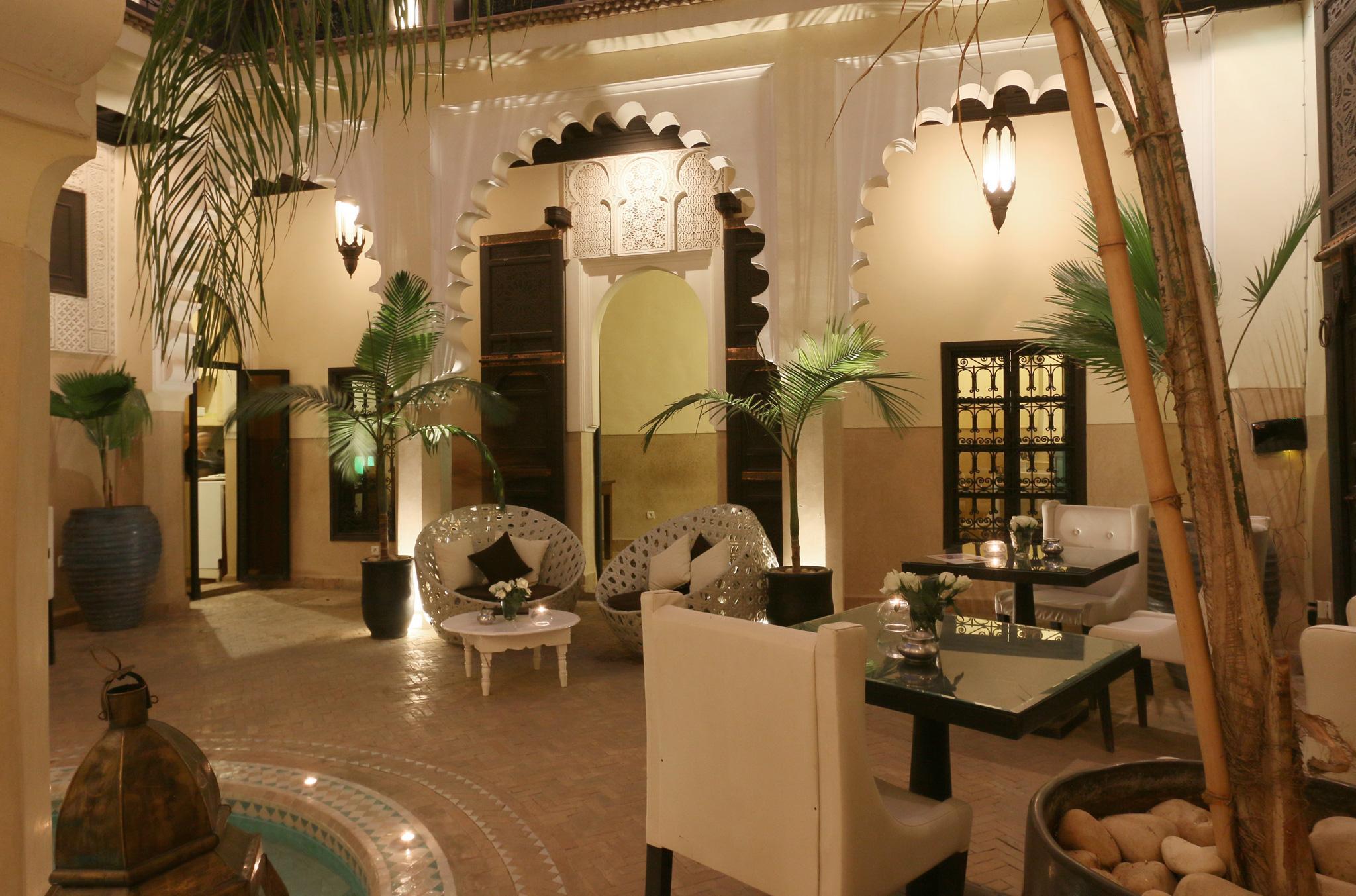 Ambre Epices Medina Riad Marrakesh Buitenkant foto The interior of the hotel