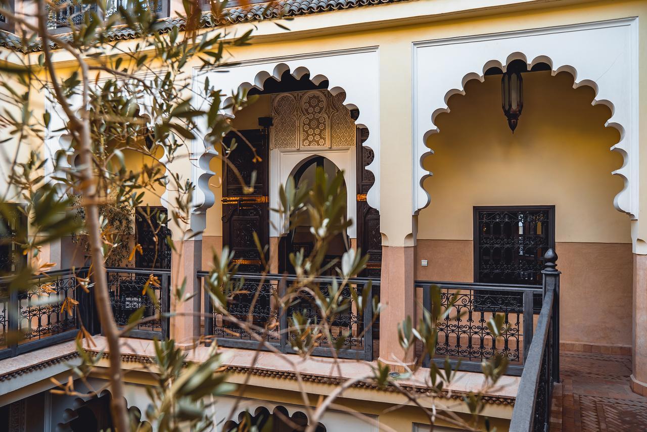Ambre Epices Medina Riad Marrakesh Buitenkant foto The Riad's courtyard