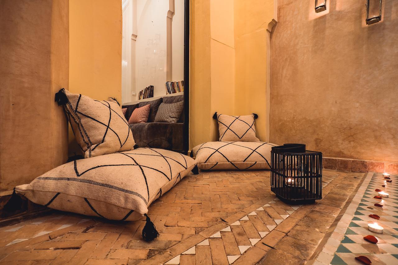 Ambre Epices Medina Riad Marrakesh Buitenkant foto A Moroccan interior