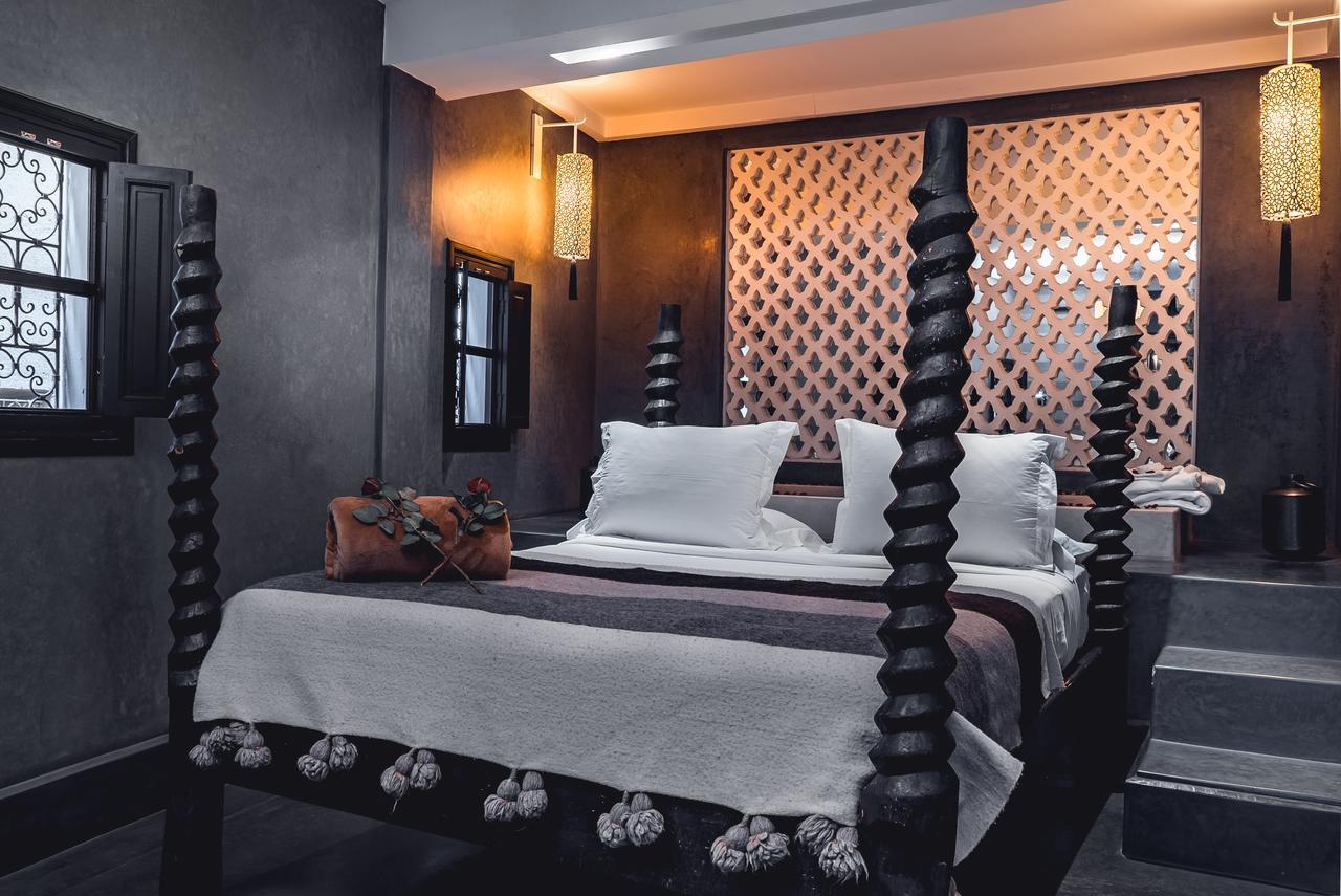 Ambre Epices Medina Riad Marrakesh Buitenkant foto A bedroom at the hotel