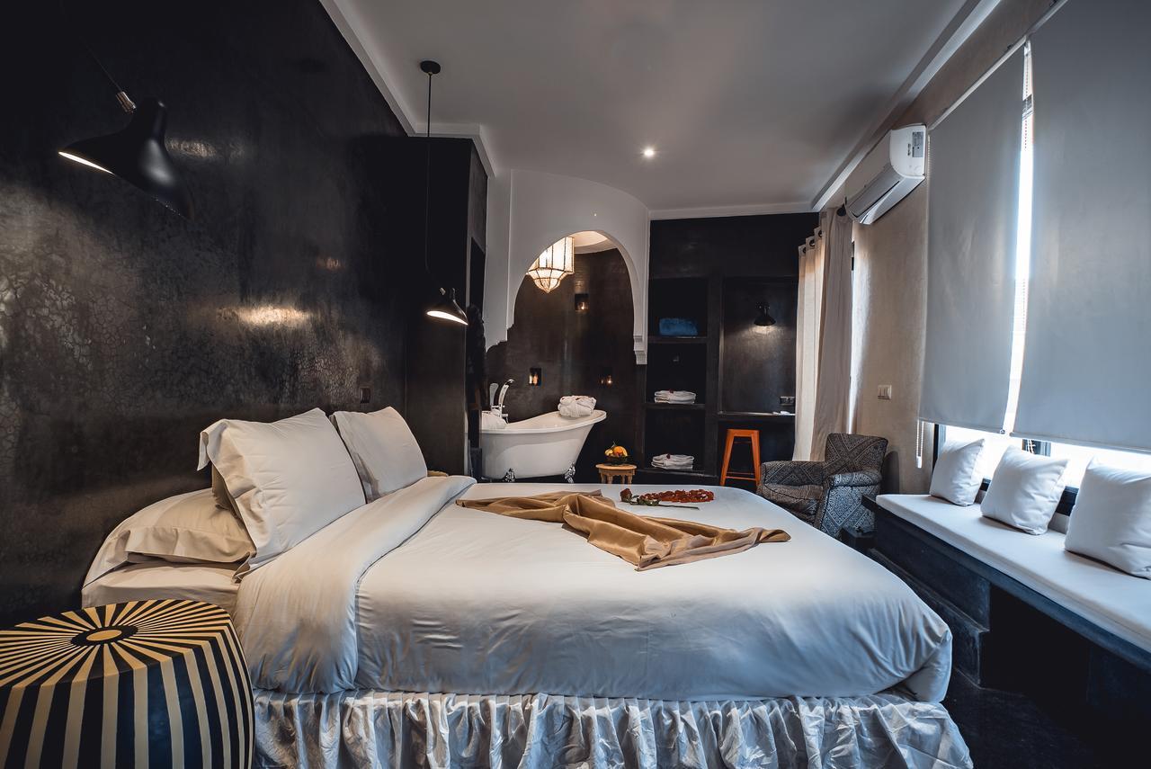 Ambre Epices Medina Riad Marrakesh Buitenkant foto A room at the hotel
