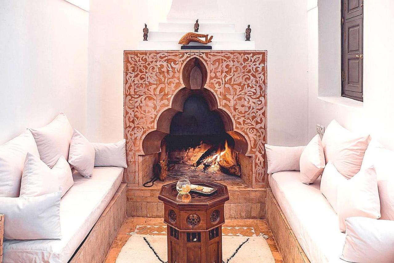 Ambre Epices Medina Riad Marrakesh Buitenkant foto A Moroccan fireplace