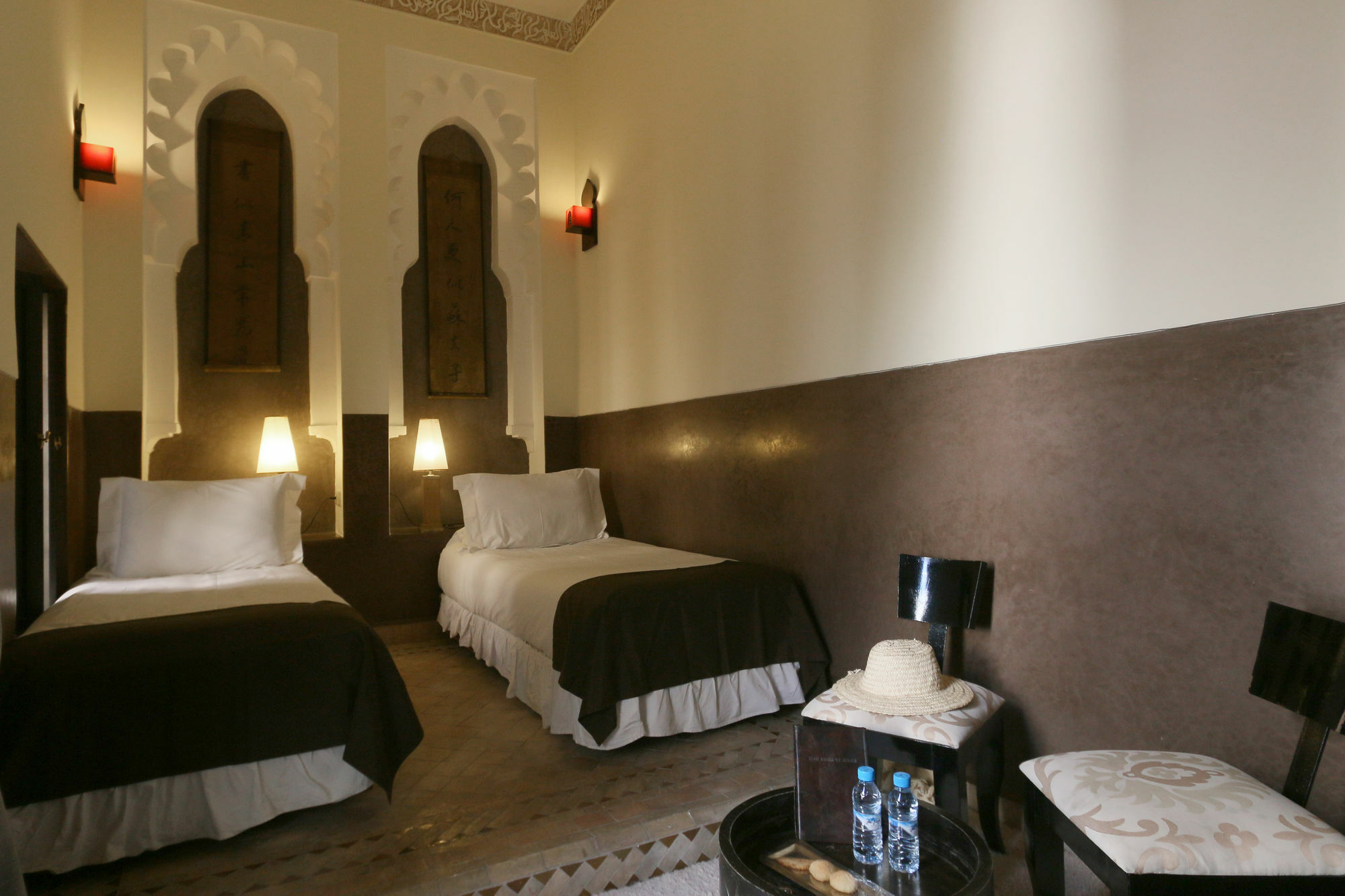 Ambre Epices Medina Riad Marrakesh Buitenkant foto A room at the hotel